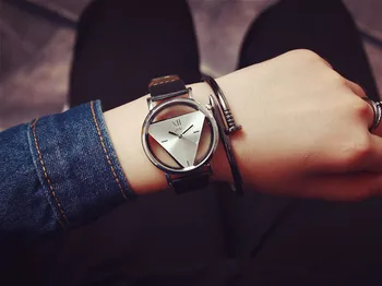  Нови популярни ръчен часовник Обърнат Триъгълник Прозрачни дамски Relojes Къси Кожени часовници Модерни дамски часовници, стилни часовници
