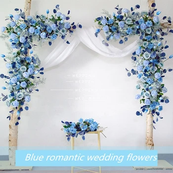  Редица изкуствени оцветители в синьо-бяла сватбена арка на фона подпори за парти с декор вечерни прозорец хотел цвете стена